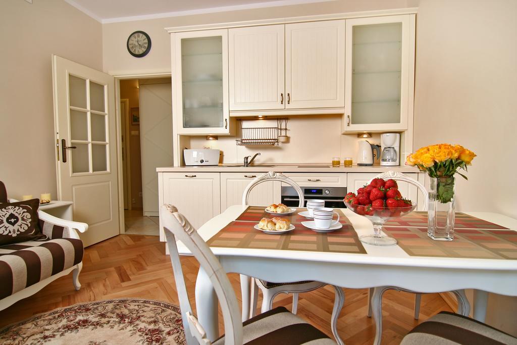 Patio Apartments - Old Town Γκντανσκ Δωμάτιο φωτογραφία